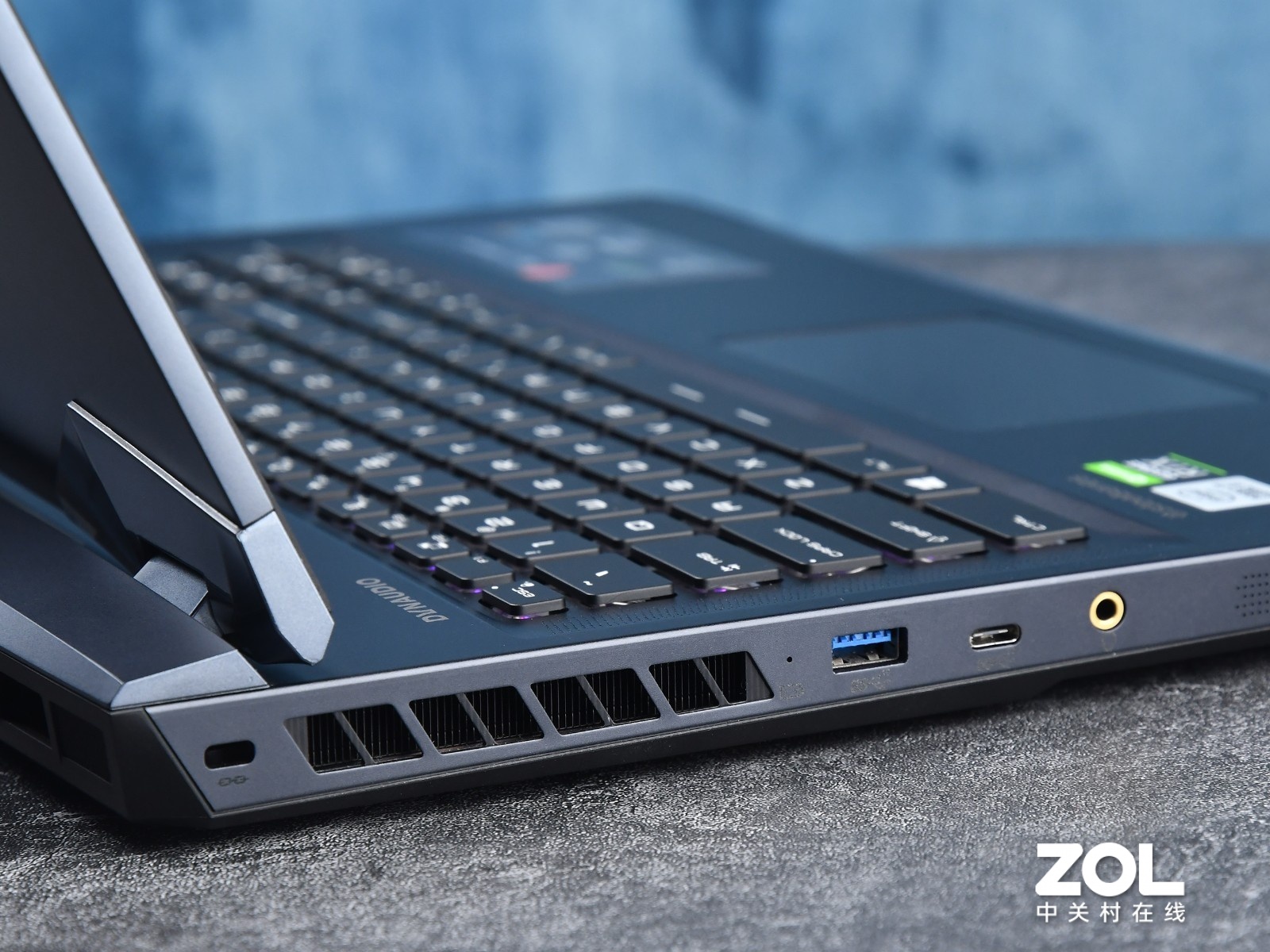 旗舰平台游戏怪兽 微星强袭2 GE76图赏