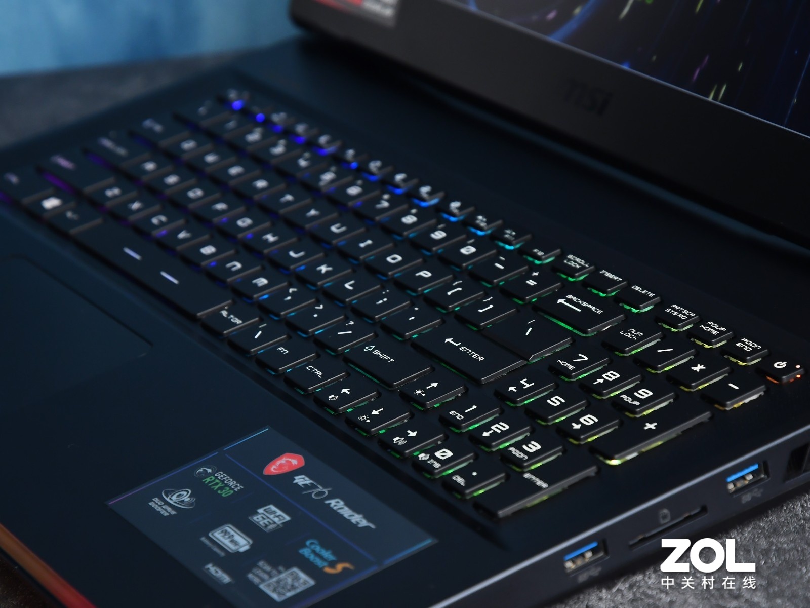 旗舰平台游戏怪兽 微星强袭2 GE76图赏