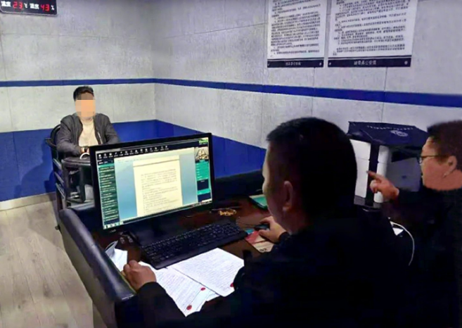 云南一男子分手后求复合遭拒，深更半夜将女方父母的坟墓给挖了