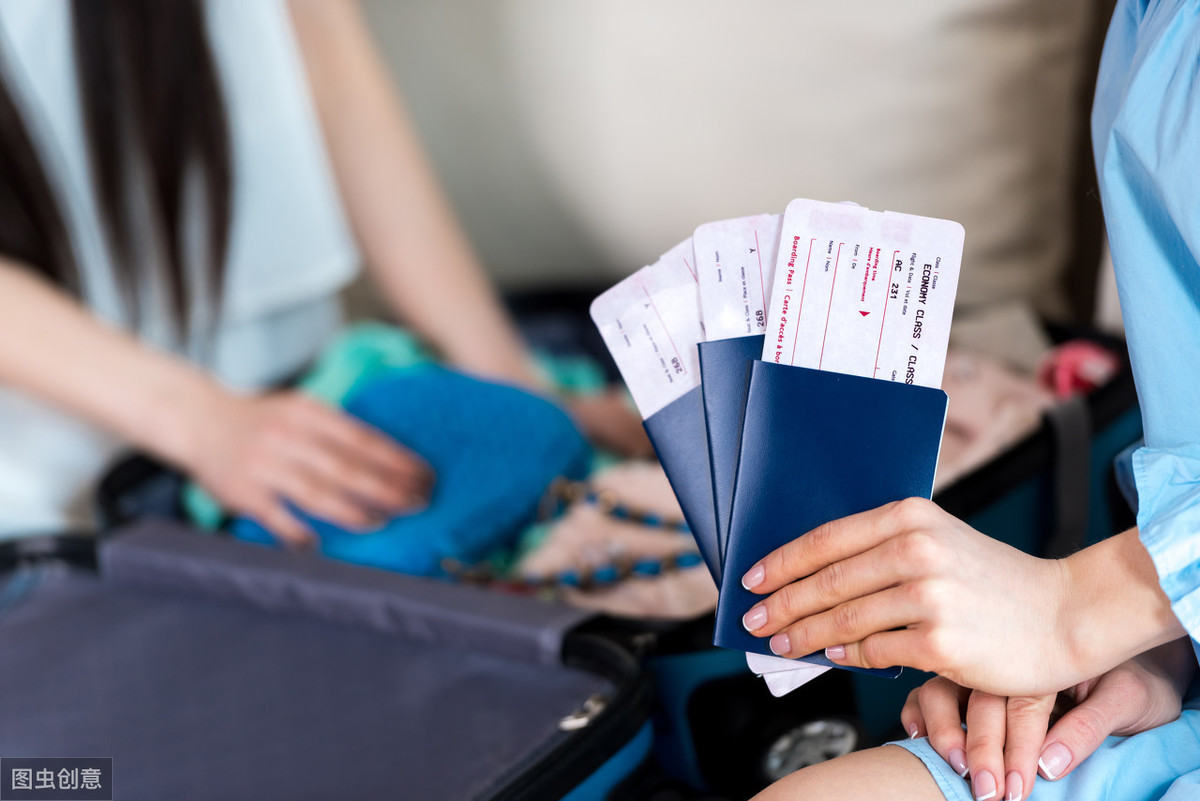 飞机票买了以后退票要扣多少手续费？