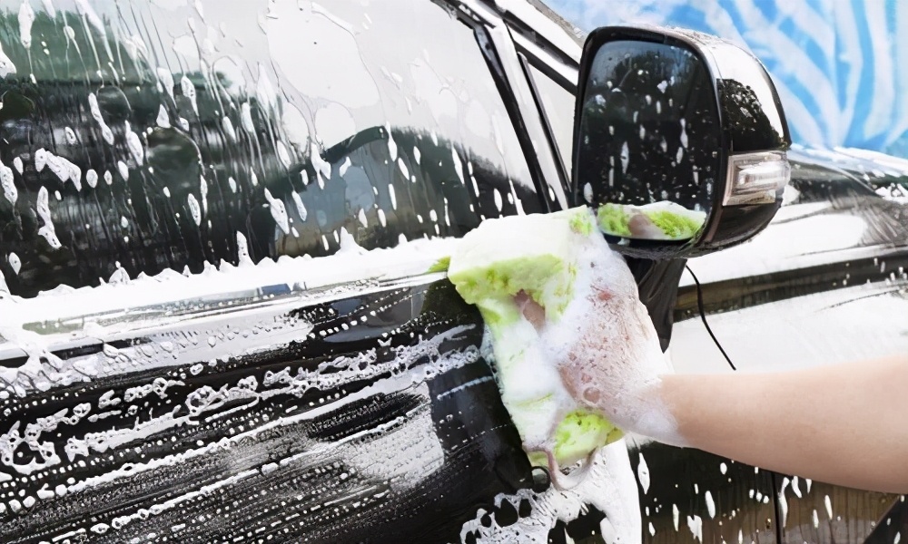 这家洗车店出奇招：免费洗车！结果赚的钱比汽车店还多