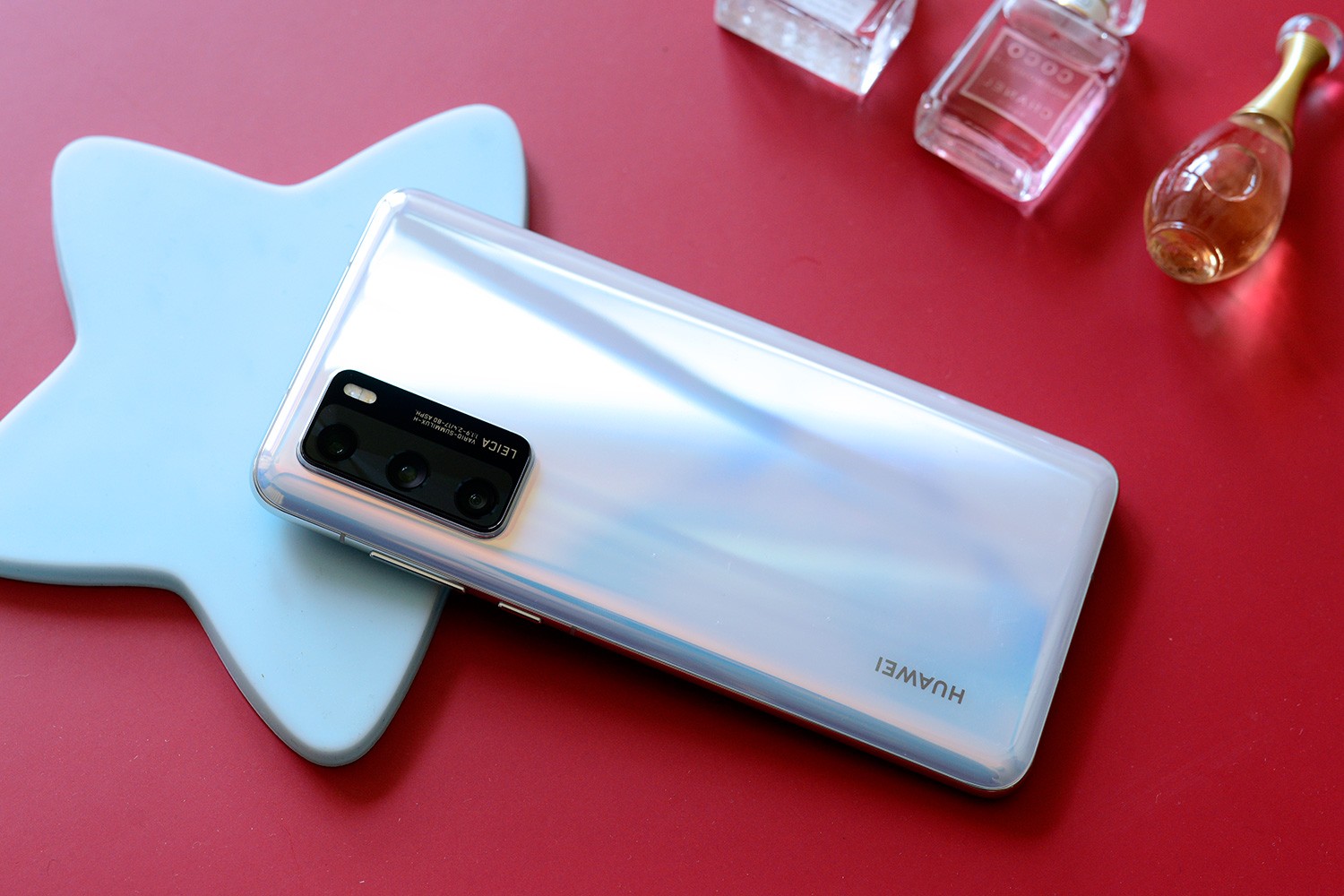 华为P40有货，配置超大CMOS主摄，价格不足4000元