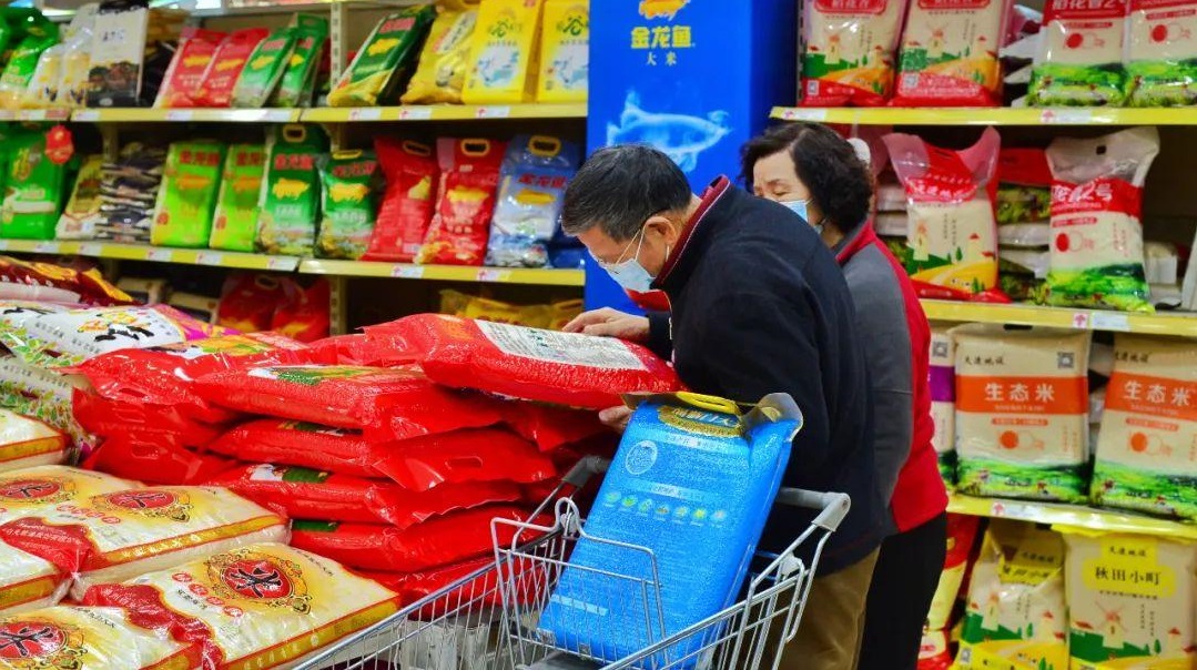 这家超市老板胆子太大，免费送股份！结果不但没亏，反而年赚千万