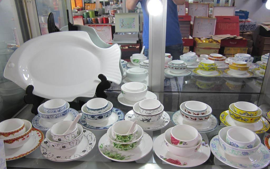 买多少送多少！卖消毒餐具的老板大搞活动，每月净利润居然有17万