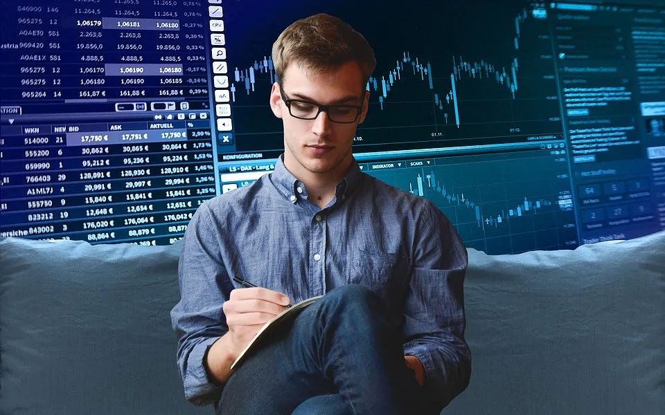 基金这样买卖，一个月能省下一顿海底捞