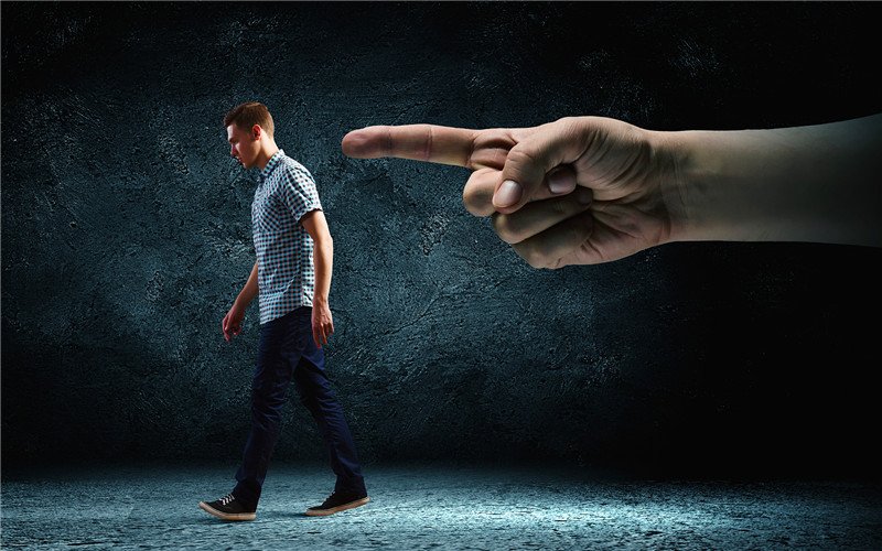 创业失败者不要自甘沉沦，不能一直以老赖为借口，要积极行动起来