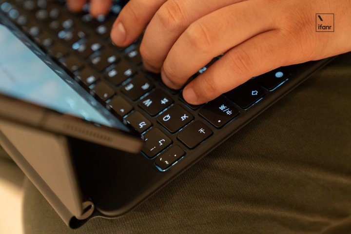 十问十答，2399 元起售的 iPad Pro 的妙控键盘用起来怎么样？