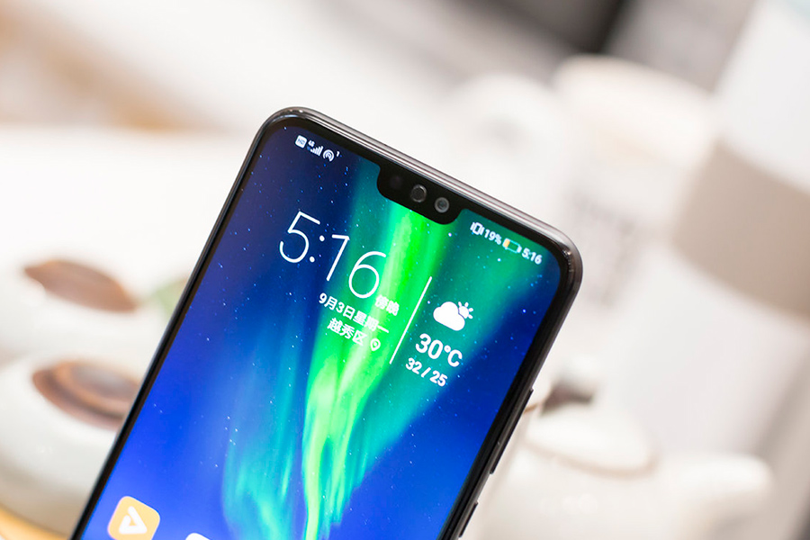 荣耀8X还值得买吗？硬件配置被新品碾压，但这价格又有点香