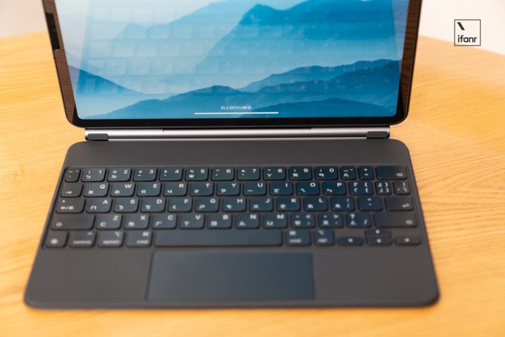 十问十答，2399 元起售的 iPad Pro 的妙控键盘用起来怎么样？