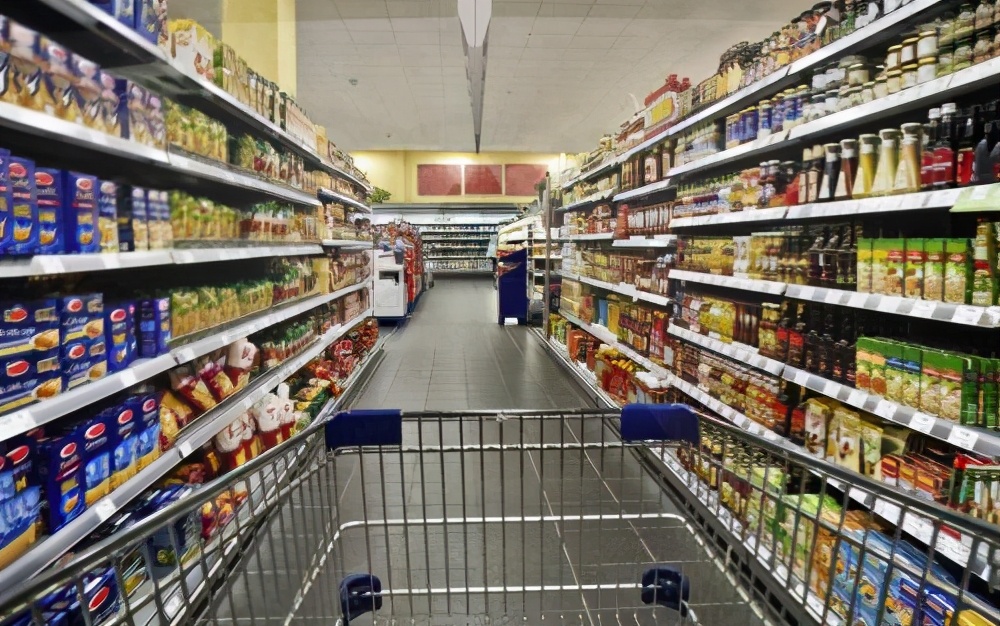 这家超市老板胆子太大，免费送股份！结果不但没亏，反而年赚千万