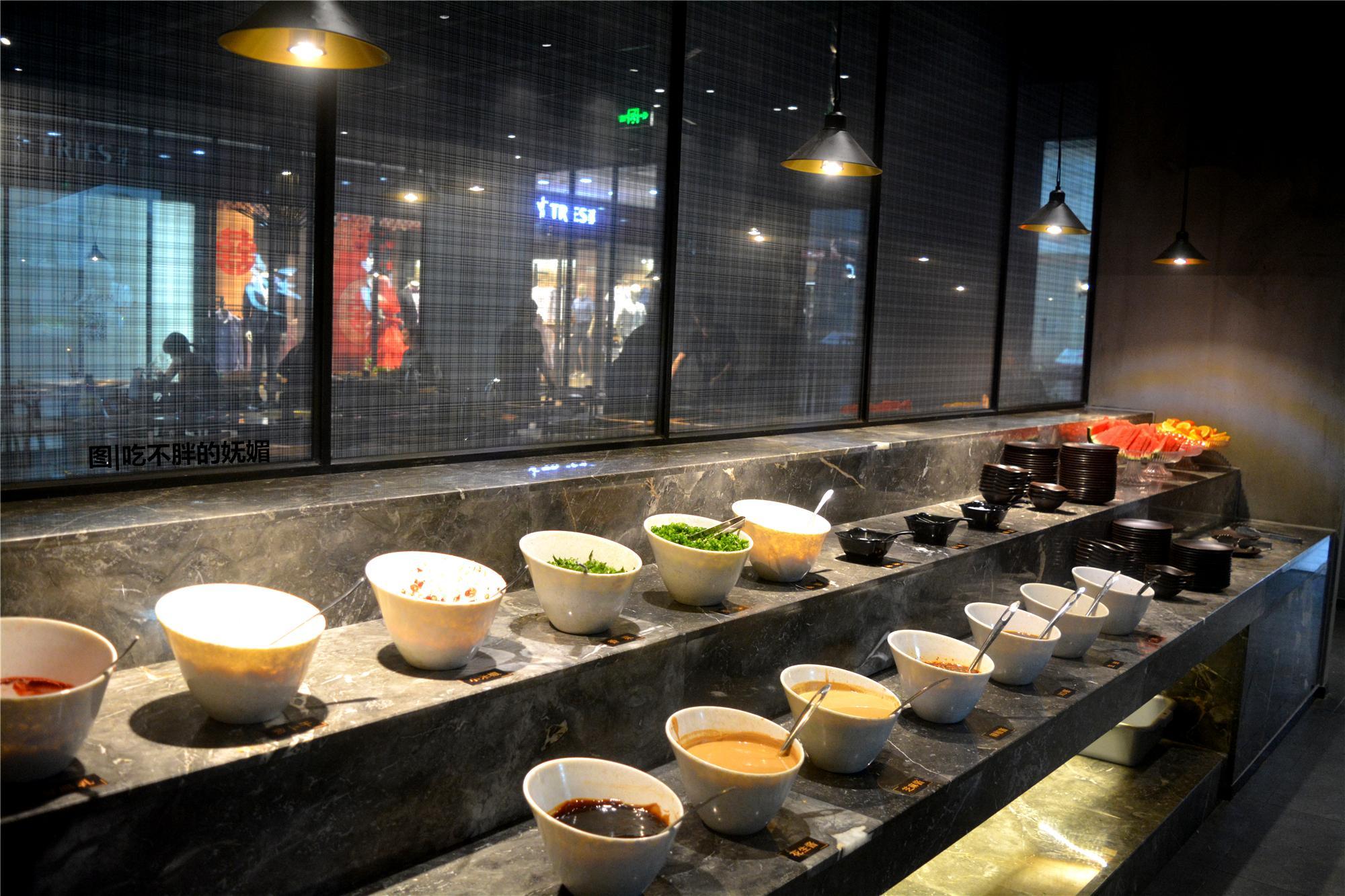 又一收割“智商税”的行业来了？明星不再拍戏，靠开店就能赚上亿