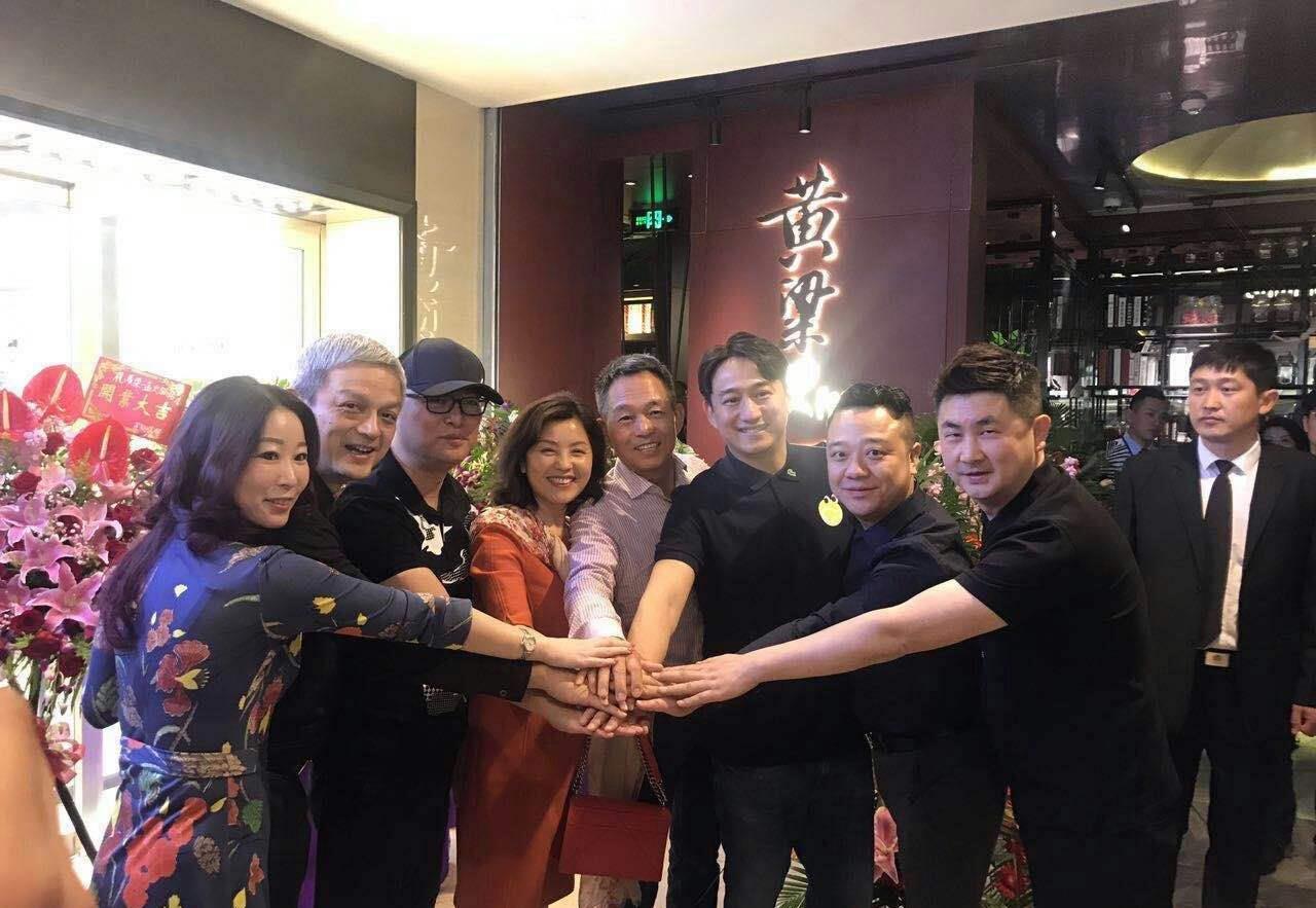 又一收割“智商税”的行业来了？明星不再拍戏，靠开店就能赚上亿