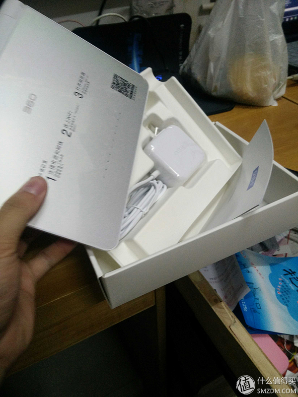 大学汪的第一个智能路由器360 p2开箱
