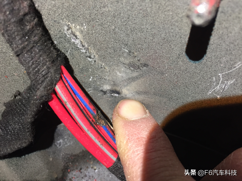 奥迪A6L仪表盘与中控显示屏黑屏、无显示故障 |F6专家课堂