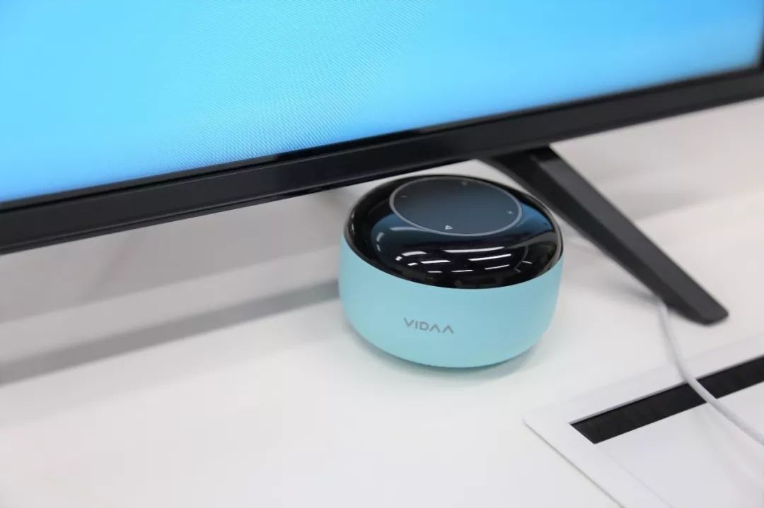 VIDAA智能电视实测：AI语音、大屏K歌，年轻人买得起玩得嗨