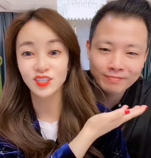 知名网红夫妇官宣离婚！男方净身出户只拿50万，分开后仍直播赚钱