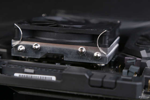 科普一分钟｜塔式/下压式散热器的优劣各是什么