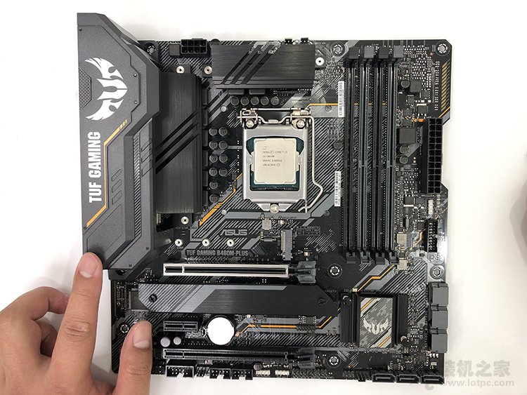 CPU如何安装到主板上？intel和AMD CPU安装教程