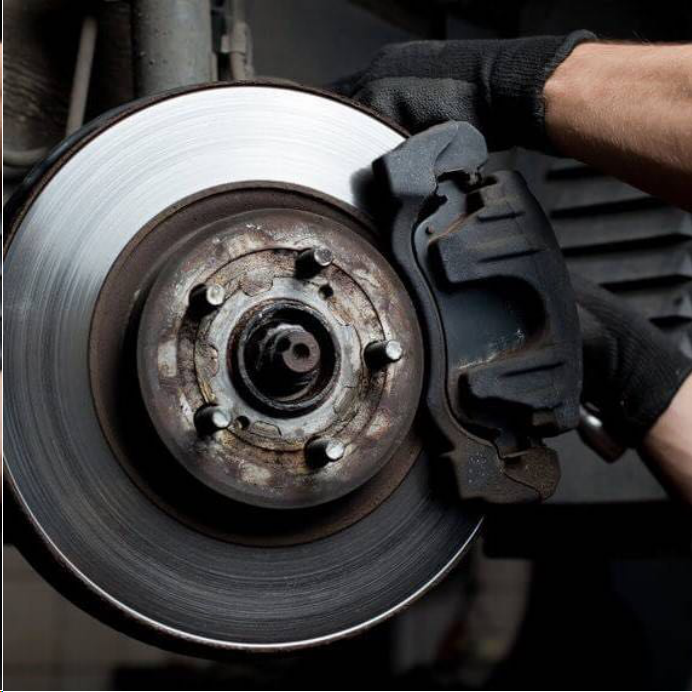 踩刹车吱吱叫，是汽车在发出警告