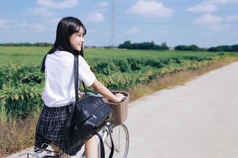 被女朋友拉黑后，如何重新取得联系？