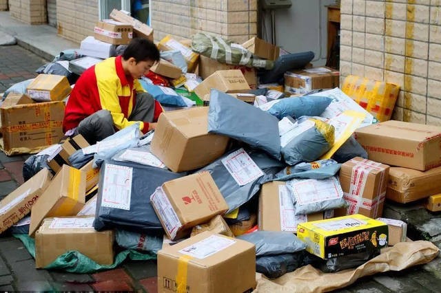 一单只赚0.25元！乡镇快递网点撤离，未来5亿人将面临取件难题？