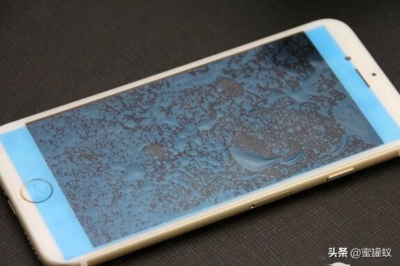 手机贴膜有气泡怎么办？手机钢化膜气泡、白边处理技巧