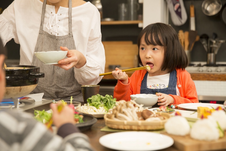 50多岁的人干什么，现在能一天挣个三五百元的？推荐一些