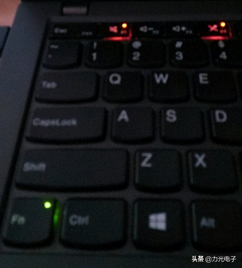 ThinkPad电脑遇到键盘F1/F4指示灯长亮的解决方案