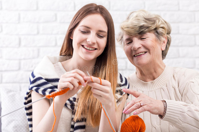 我，60岁90年代月入过万的国企女销售，被迫辞职今靠编织年入10万