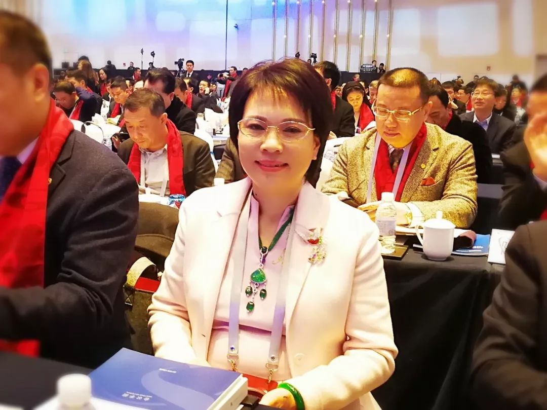 又一浙江女富豪凉了？巅峰时身价295亿，如今负债累累房子被拍卖