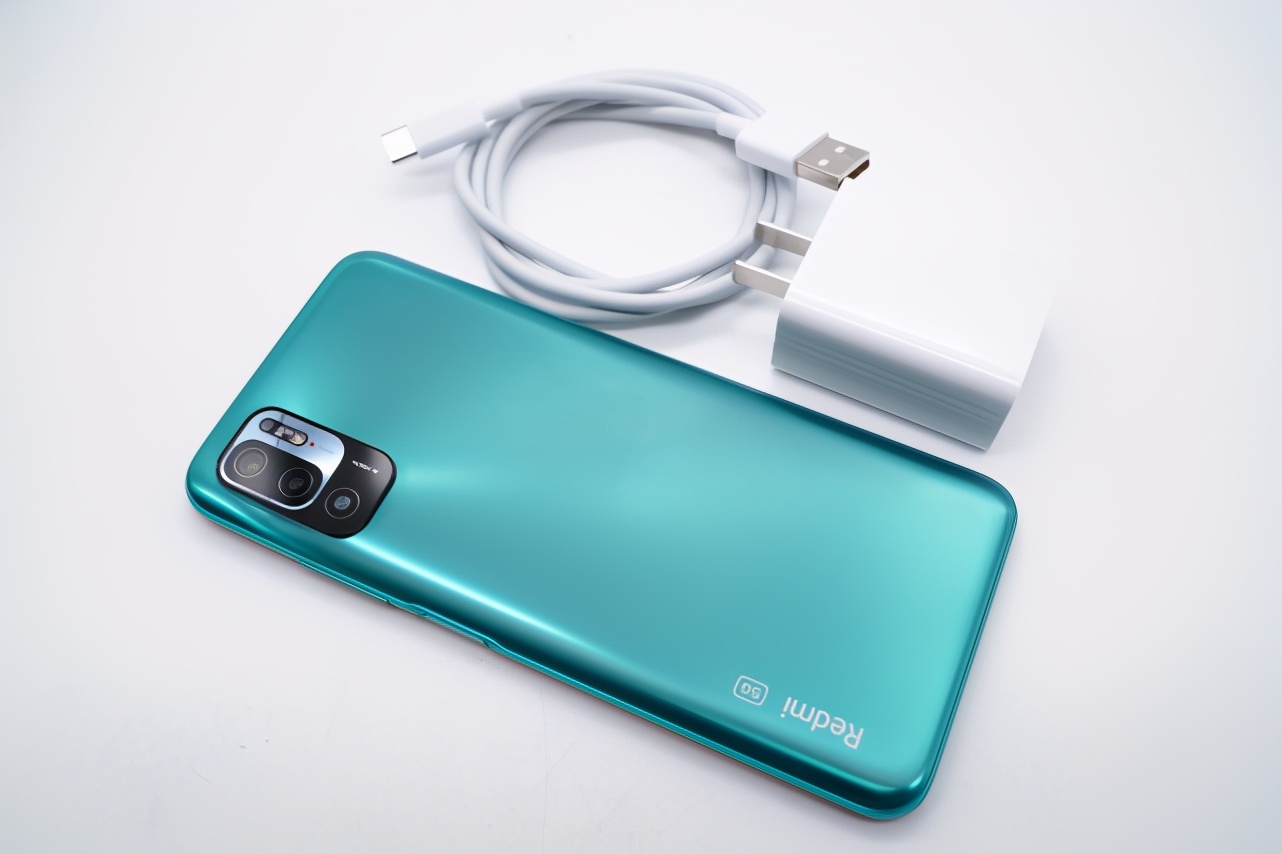 买千元机不必乱跟风，内行人都推荐这三款，颜值高配置强