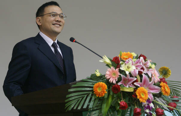 从贫困养猪户，到中国防水涂料之王，他成功大赚301亿财富