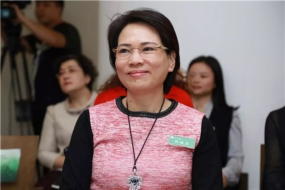 又一浙江女富豪凉了？巅峰时身价295亿，如今负债累累房子被拍卖