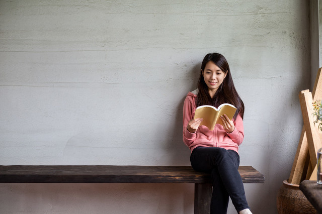 我，60岁90年代月入过万的国企女销售，被迫辞职今靠编织年入10万