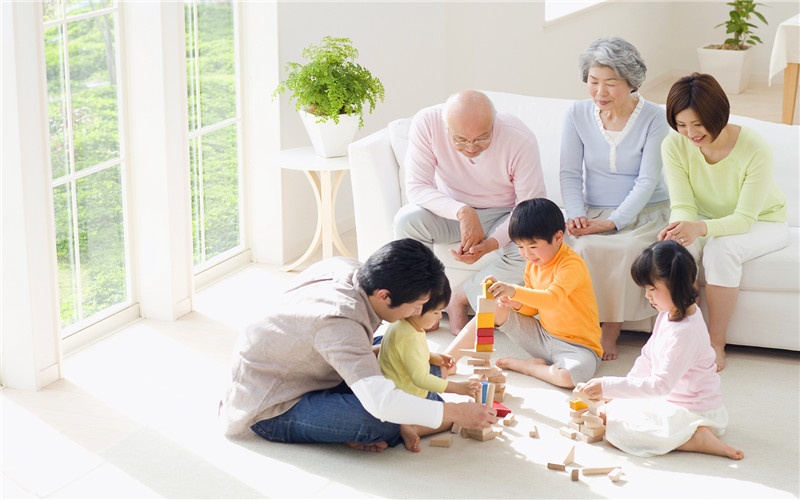 50岁的人背负巨额债务，感觉自己快要撑不住了，应该怎么办？
