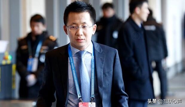 张一鸣回忆创业初期，一群人挤100平米房间办公，这就是梦想之路