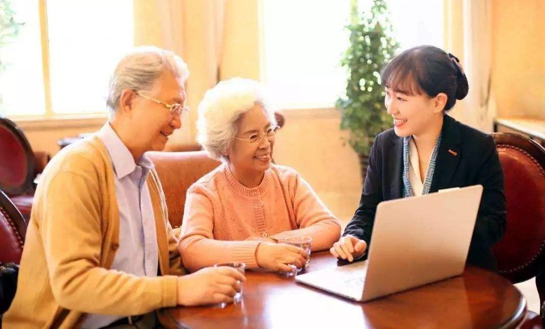 超市直接送顾客1000元超市卡，以为要赔光，结果老板偷赚了几十万