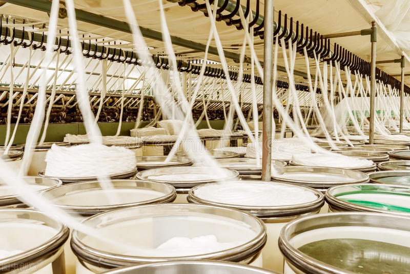 我，卖衣服挣几十万，考上在编英语老师月入6k，发现稳定工作真香