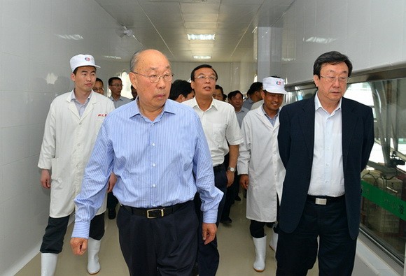 81岁董事长怒废“太子”，千亿猪肉巨头陷风波，背后隐情令人深思