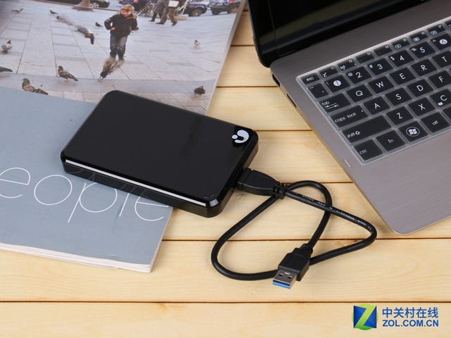 点赞 测可远程操作的iBIG无线移动硬盘