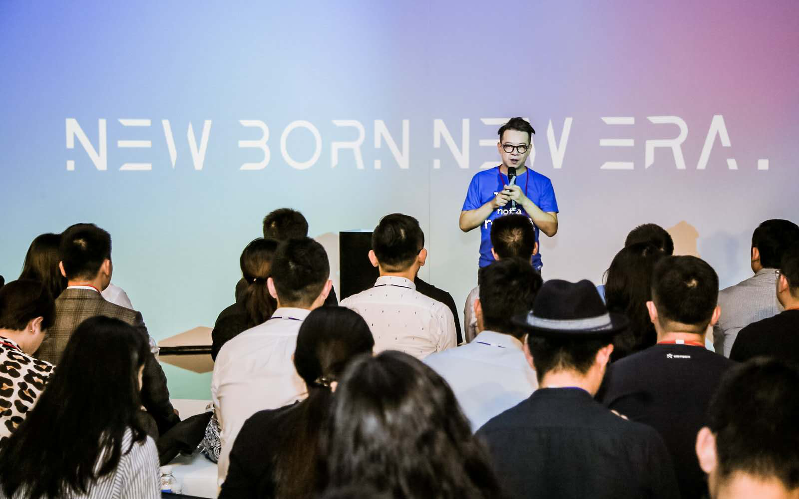 上海又诞生一位百亿富豪，靠研发机器人逆袭人生，大赚138亿