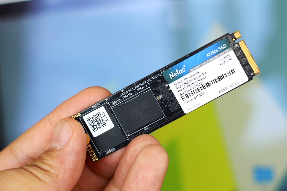 用朗科固态硬盘制作可移动硬盘，同样价格传输速度竟然快了一倍