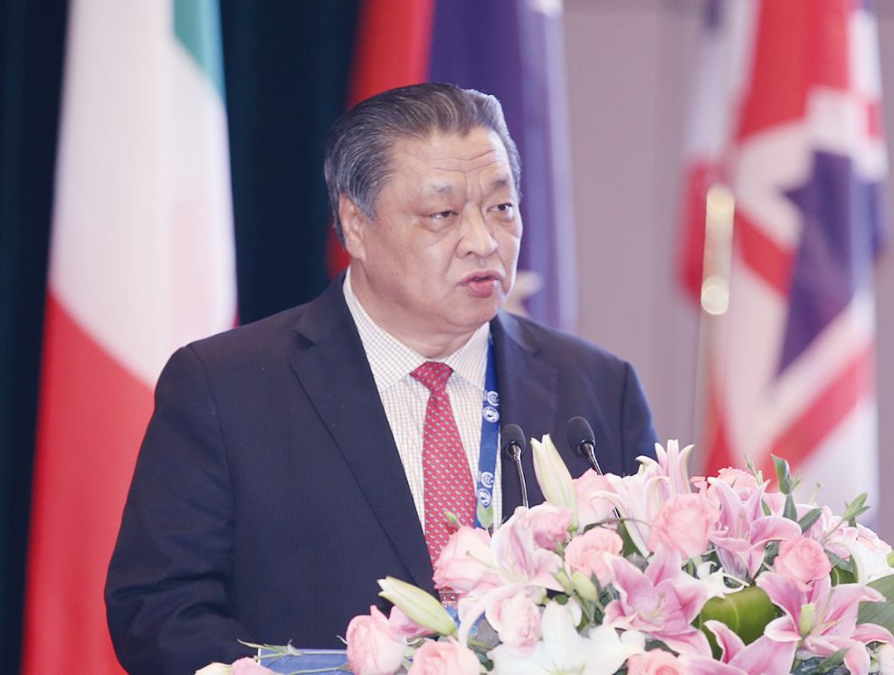 站在肯德基、德克士背后，这个福建富豪，闷声发财大赚149亿