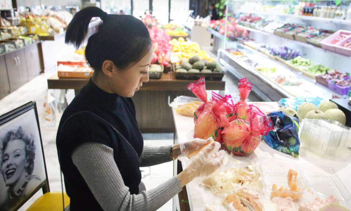 别小瞧那些小门面的水果店！只要用对方法，月销售额轻松上10万