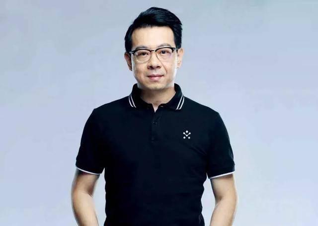 上海又诞生一位百亿富豪，靠研发机器人逆袭人生，大赚138亿