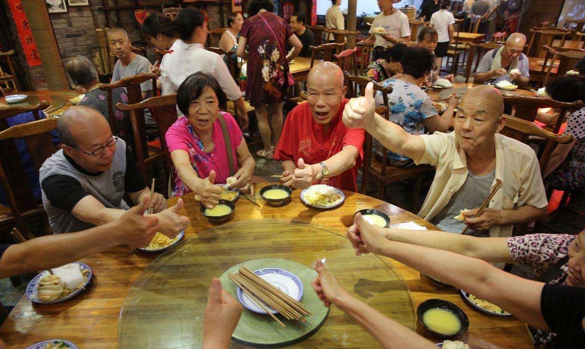 实体店生意不好怎么办？教你3种营销技巧，锁定顾客不断消费