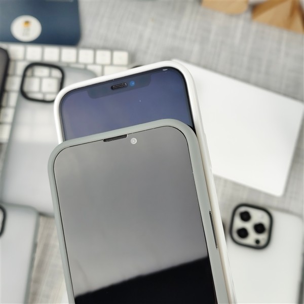 iPhone 13/12屏幕刘海对比：确实小不少