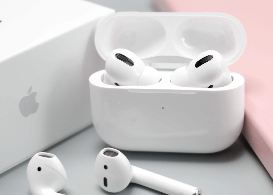 苹果无线蓝牙耳机，airpods一代和二代的区别主要看四点