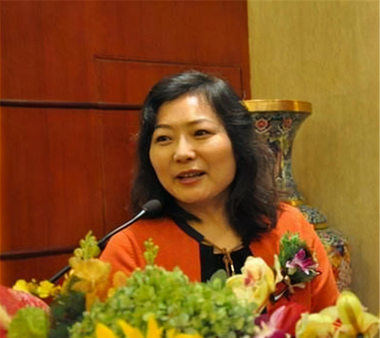 在银行有778亿现金，从不担心负债率，她才是真正的中国地产女王