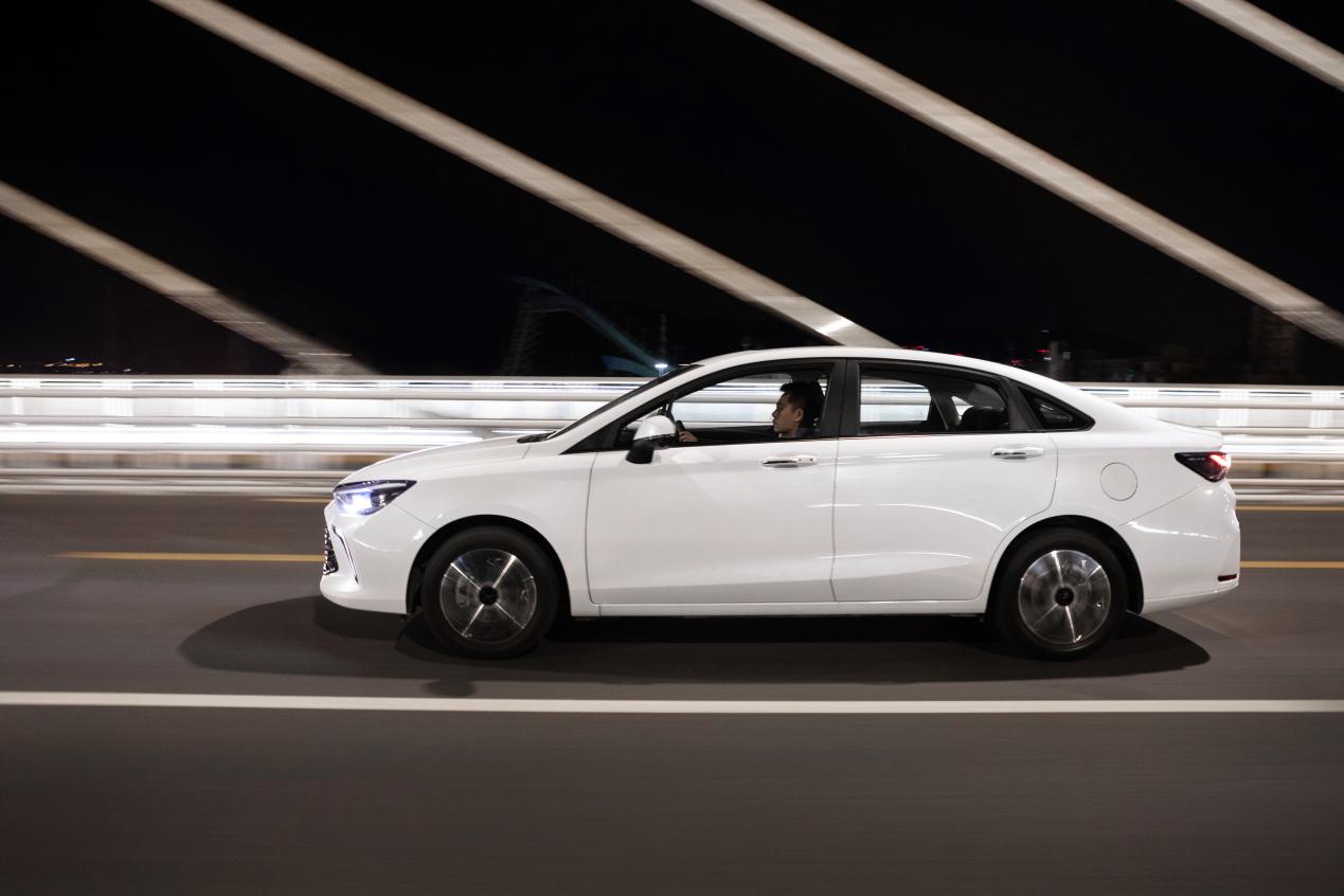 造型动感配置拉满，这款国产车为啥不按套路出牌？